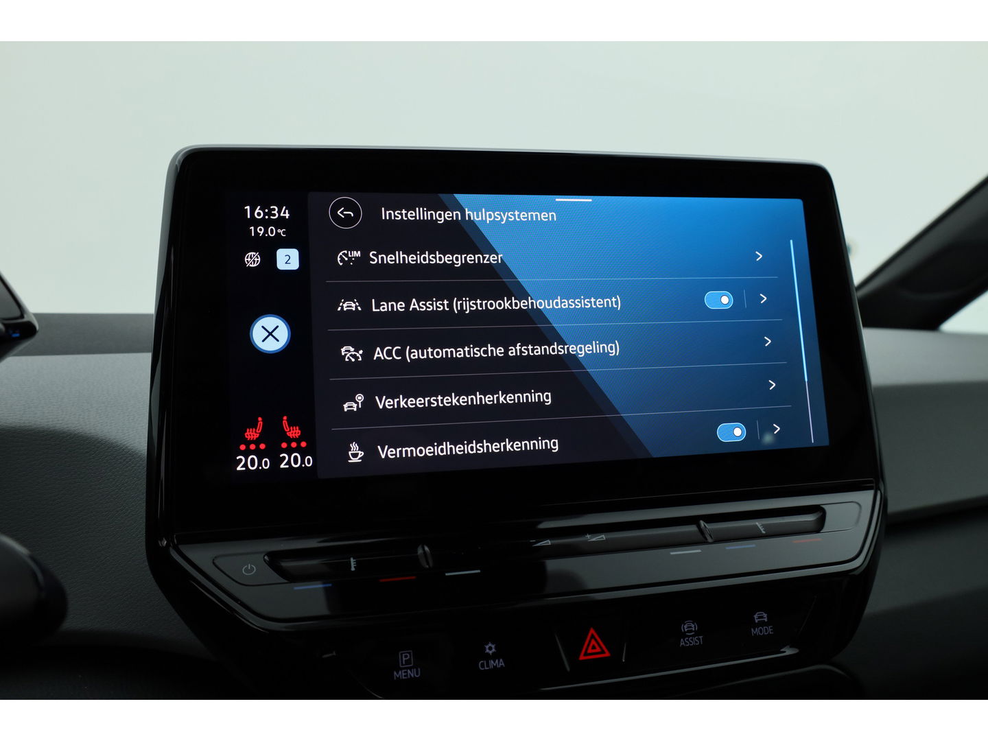 Volkswagen ID.3 First 58 kWh | IQ Light | ACC | Keyless | Stoel- Stuurverw. | 19'' | Trekhaak