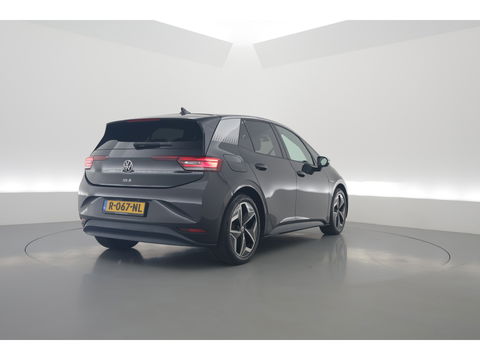 Volkswagen ID.3 First 58 kWh | IQ Light | ACC | Keyless | Stoel- Stuurverw. | 19'' | Trekhaak