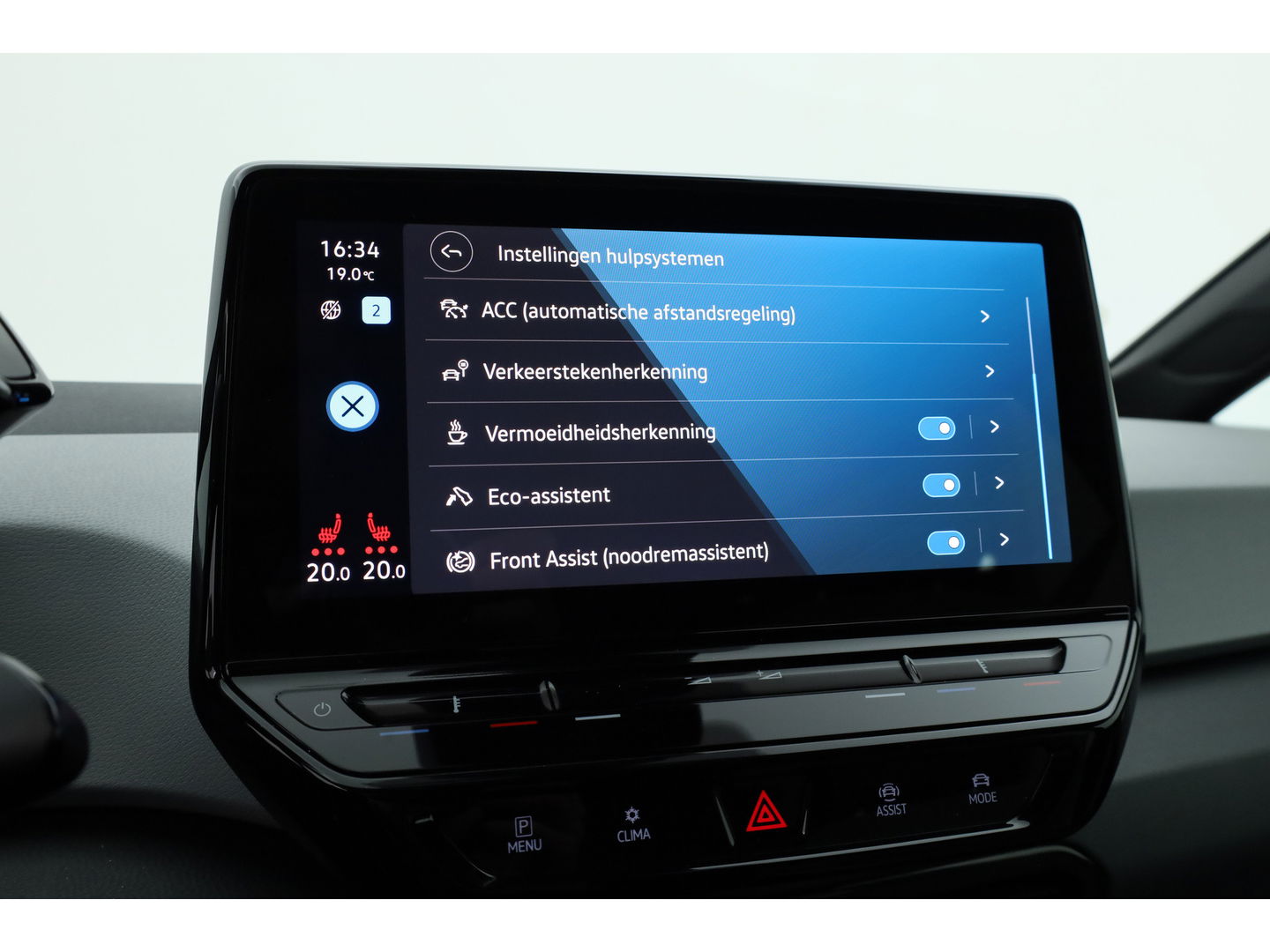 Volkswagen ID.3 First 58 kWh | IQ Light | ACC | Keyless | Stoel- Stuurverw. | 19'' | Trekhaak