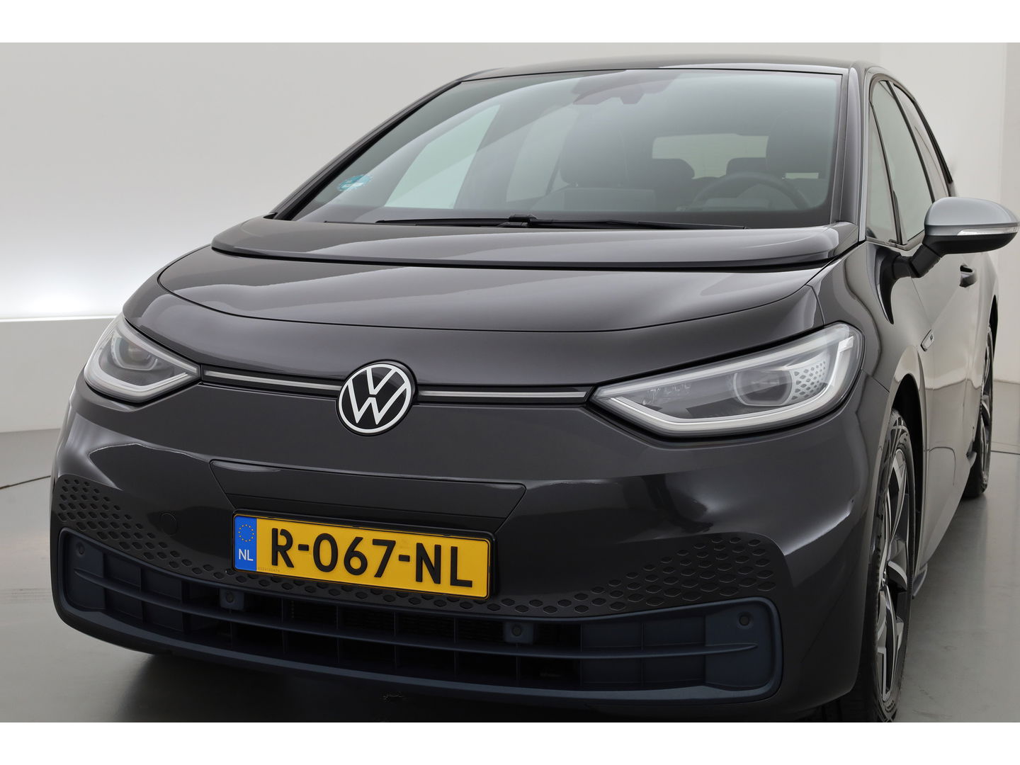 Volkswagen ID.3 First 58 kWh | IQ Light | ACC | Keyless | Stoel- Stuurverw. | 19'' | Trekhaak