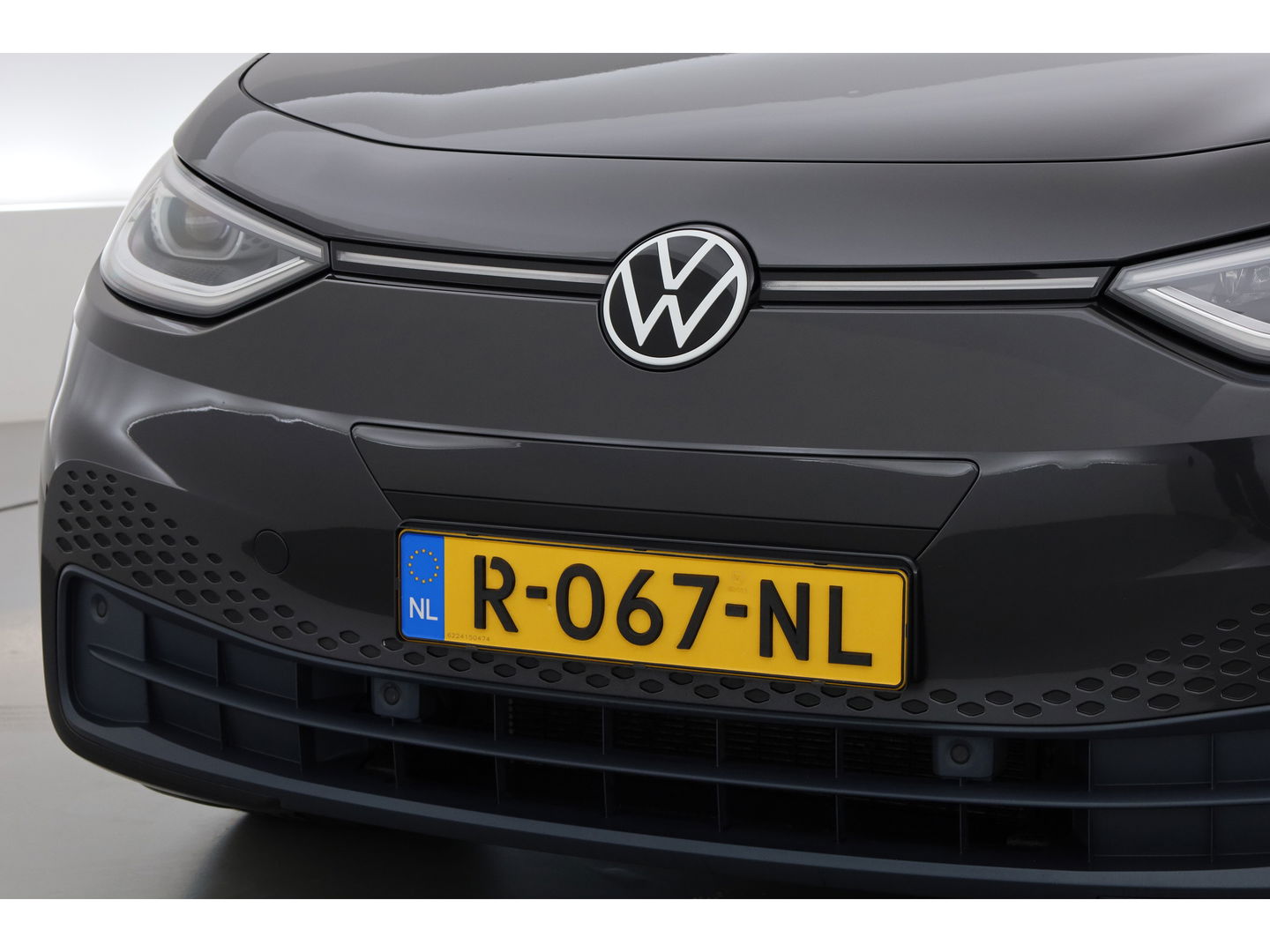 Volkswagen ID.3 First 58 kWh | IQ Light | ACC | Keyless | Stoel- Stuurverw. | 19'' | Trekhaak