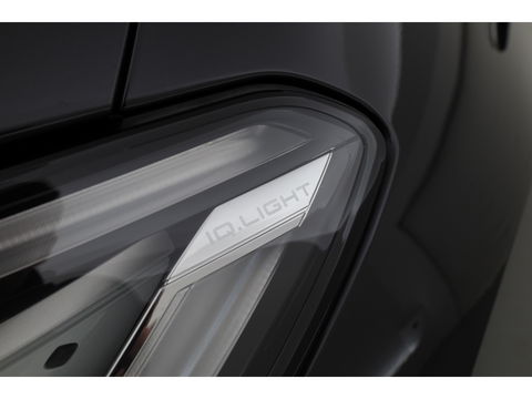 Volkswagen ID.3 First 58 kWh | IQ Light | ACC | Keyless | Stoel- Stuurverw. | 19'' | Trekhaak