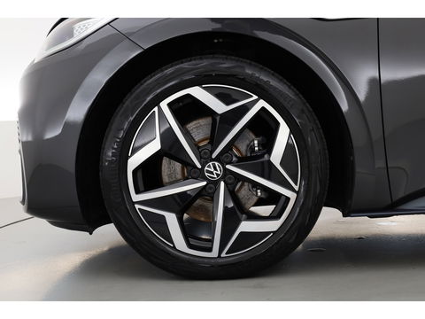 Volkswagen ID.3 First 58 kWh | IQ Light | ACC | Keyless | Stoel- Stuurverw. | 19'' | Trekhaak