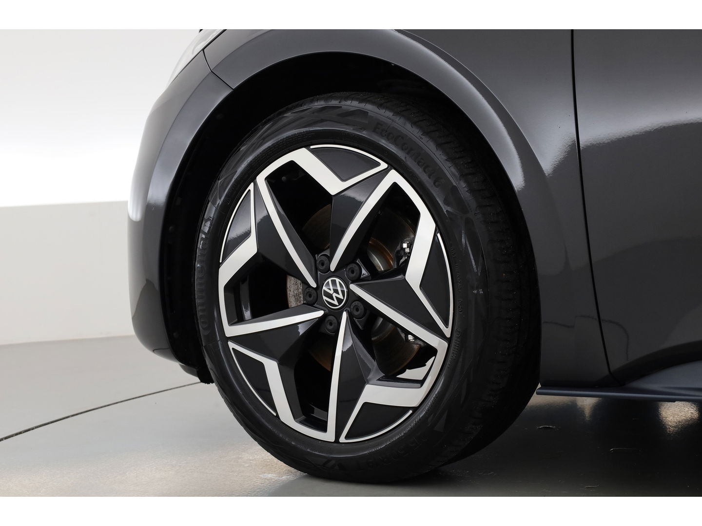 Volkswagen ID.3 First 58 kWh | IQ Light | ACC | Keyless | Stoel- Stuurverw. | 19'' | Trekhaak