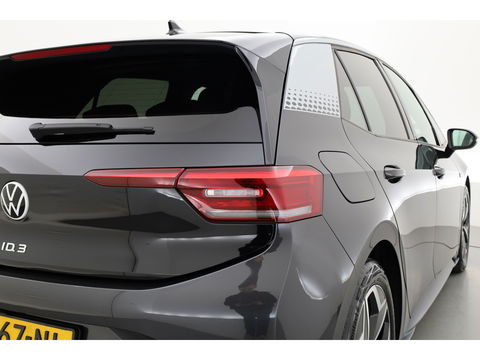 Volkswagen ID.3 First 58 kWh | IQ Light | ACC | Keyless | Stoel- Stuurverw. | 19'' | Trekhaak