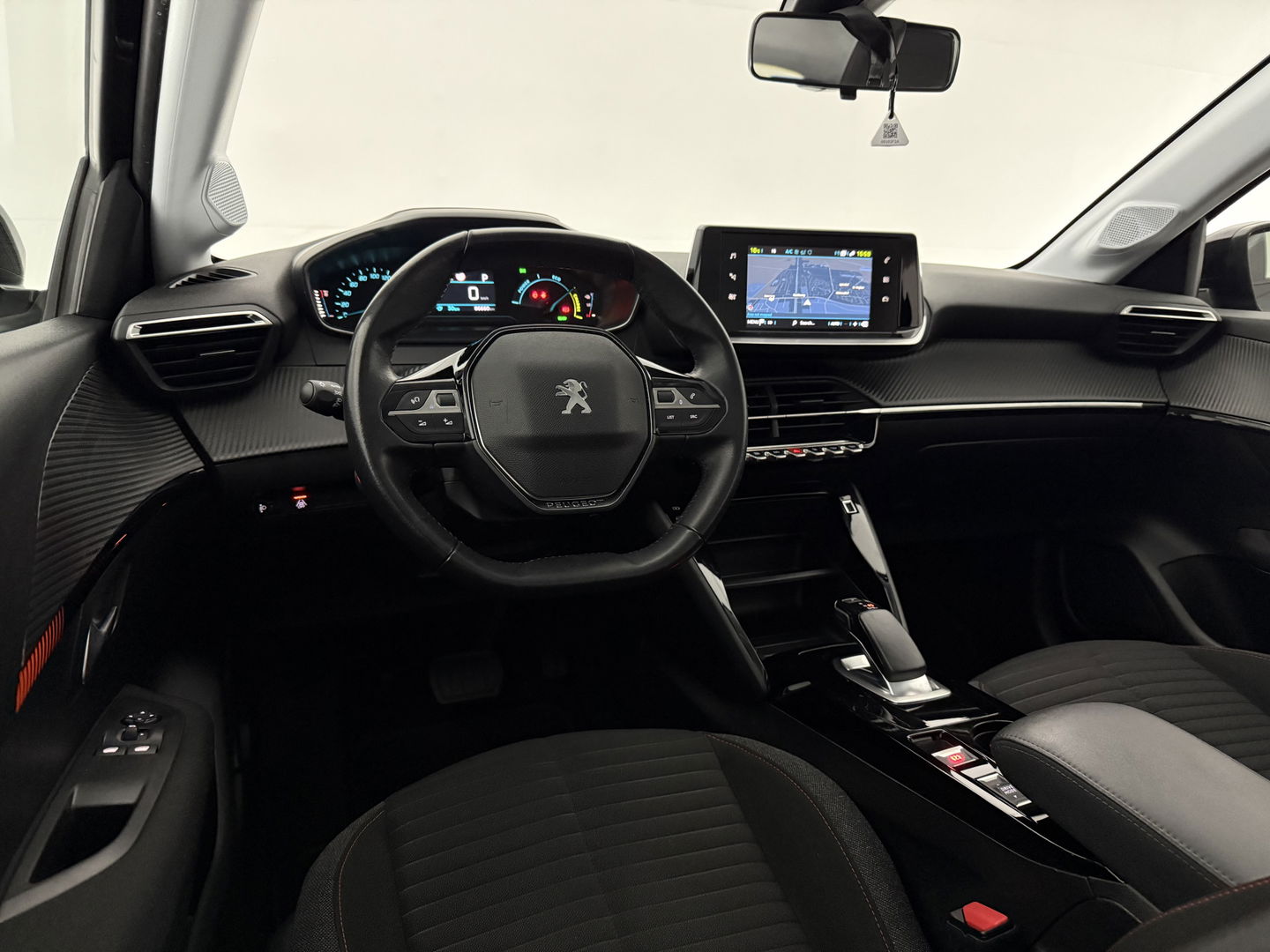 Peugeot 208 EV Active 50 kWh 136PK | Carplay | Parkeersens. | Cruise | Navigatie | LED | NAP
