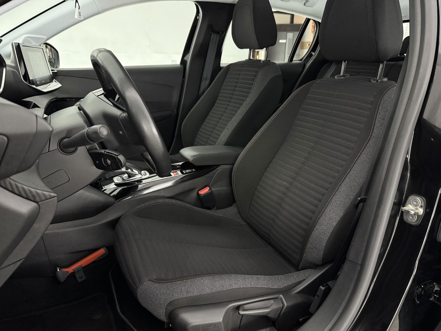 Peugeot 208 EV Active 50 kWh 136PK | Carplay | Parkeersens. | Cruise | Navigatie | LED | NAP