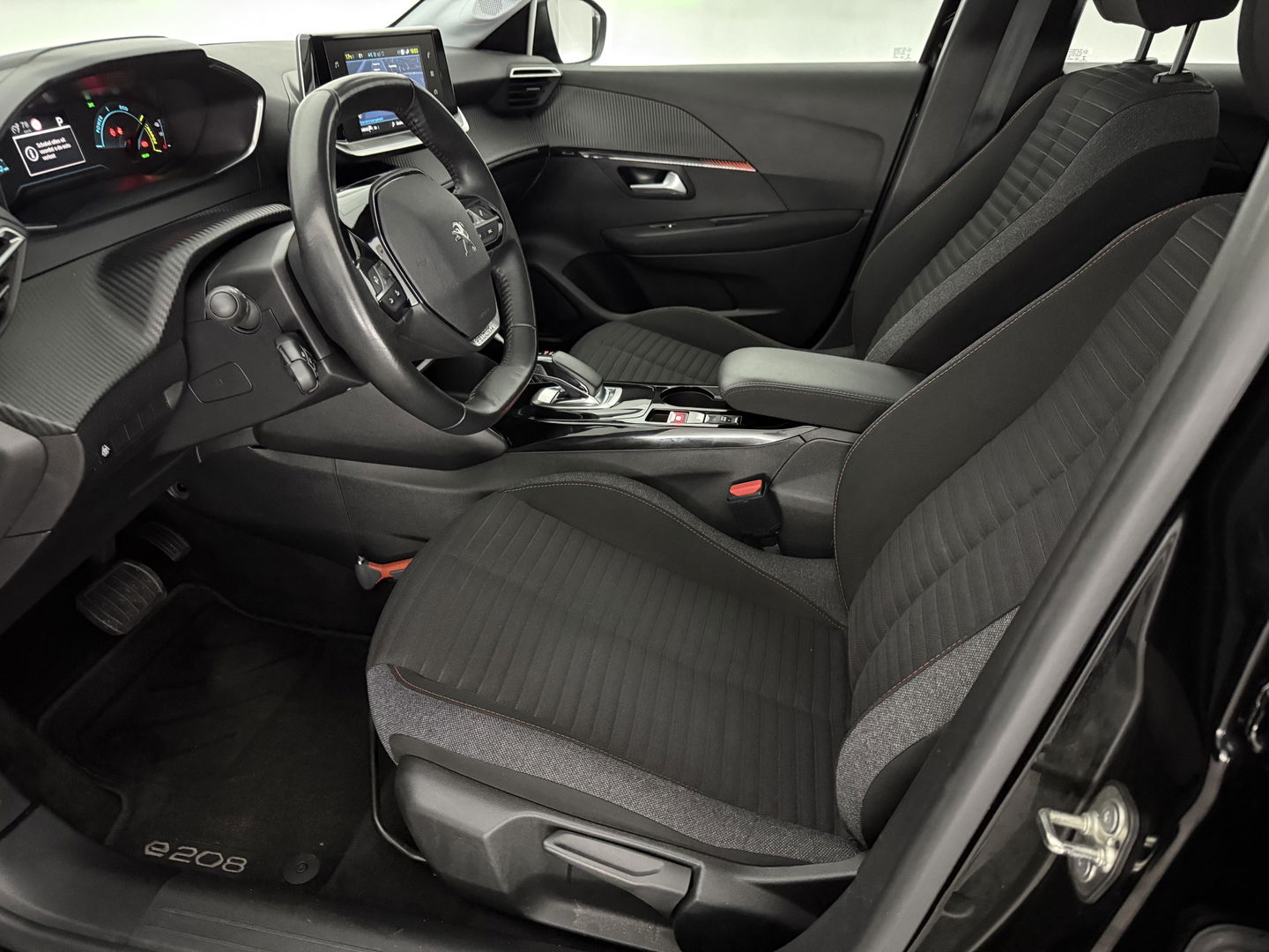 Peugeot 208 EV Active 50 kWh 136PK | Carplay | Parkeersens. | Cruise | Navigatie | LED | NAP