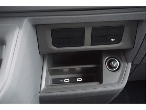 Volkswagen Crafter 35 177PK L3H3 AUT Facelift BPM 13" Navi, Cam, Gev. Stoel, LED, 2x Schuifdeur! NR. 819
