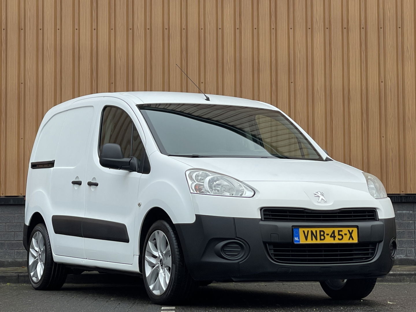 Peugeot Partner 122 1.6 HDI L1 XR Profit + | Radio CD-Speler | Elektrische Ramen | Centrale Deurvergrendeling | Rijmodus Regeling |
