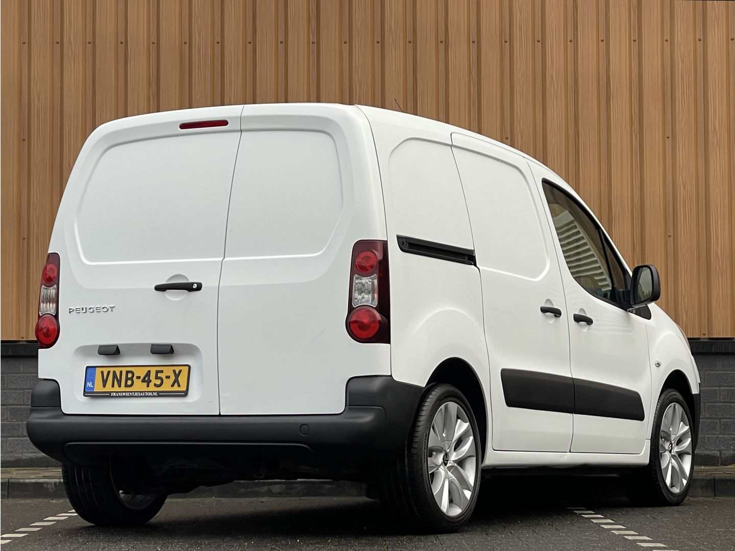 Peugeot Partner 122 1.6 HDI L1 XR Profit + | Radio CD-Speler | Elektrische Ramen | Centrale Deurvergrendeling | Rijmodus Regeling |