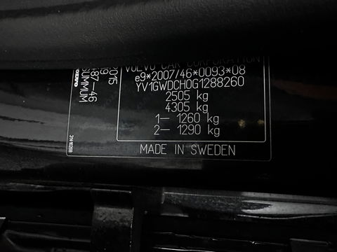 Volvo V60 2.4 D6 Twin Engine AWD Special Edition Plug-In Aut. *PANO | LUXURY-LEATHER | XENON | MEMORY-PACK | HEATED-COMFORTSEATS | NAVI-FULLMAP | CAMERA | ECC | PDC | CRUISE | TOWBAR | 17''ALU*