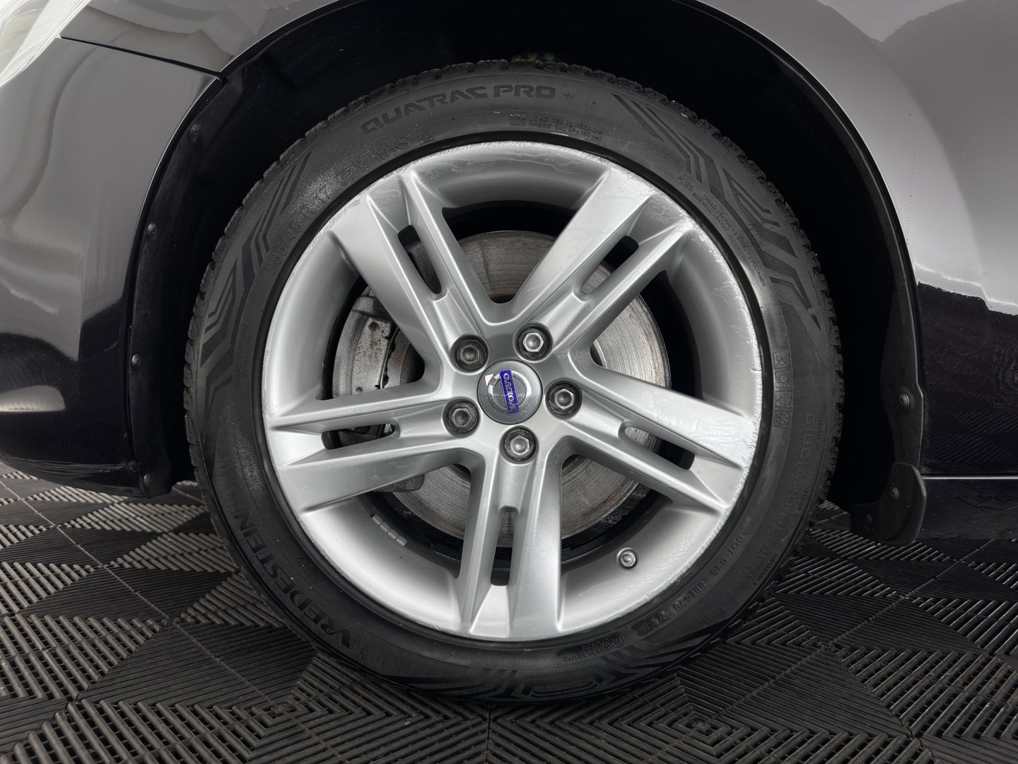 Volvo V60 2.4 D6 Twin Engine AWD Special Edition Plug-In Aut. *PANO | LUXURY-LEATHER | XENON | MEMORY-PACK | HEATED-COMFORTSEATS | NAVI-FULLMAP | CAMERA | ECC | PDC | CRUISE | TOWBAR | 17''ALU*