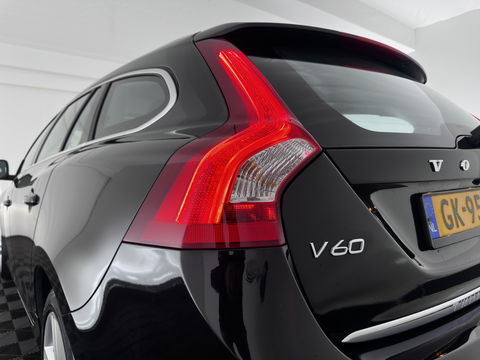 Volvo V60 2.4 D6 Twin Engine AWD Special Edition Plug-In Aut. *PANO | LUXURY-LEATHER | XENON | MEMORY-PACK | HEATED-COMFORTSEATS | NAVI-FULLMAP | CAMERA | ECC | PDC | CRUISE | TOWBAR | 17''ALU*