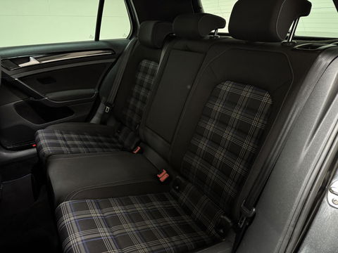 Volkswagen Golf 1.4 TSI GTE Pano PDC navi Cruise NAP stoelverw.