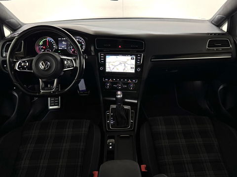 Volkswagen Golf 1.4 TSI GTE Pano PDC navi Cruise NAP stoelverw.