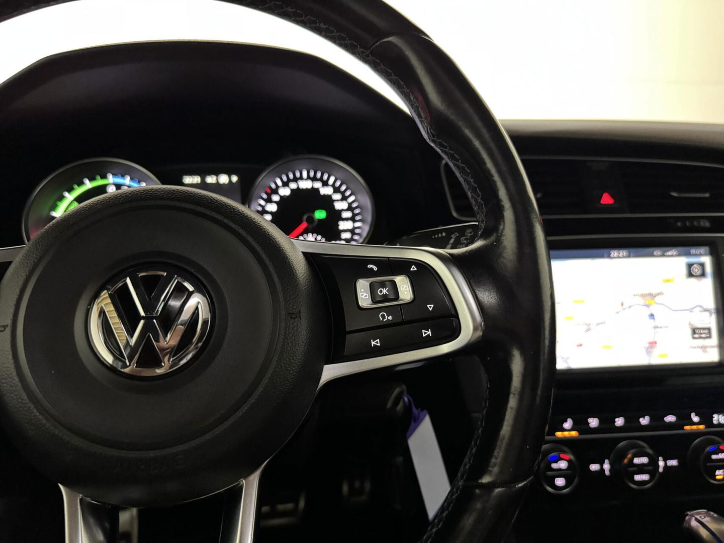 Volkswagen Golf 1.4 TSI GTE Pano PDC navi Cruise NAP stoelverw.