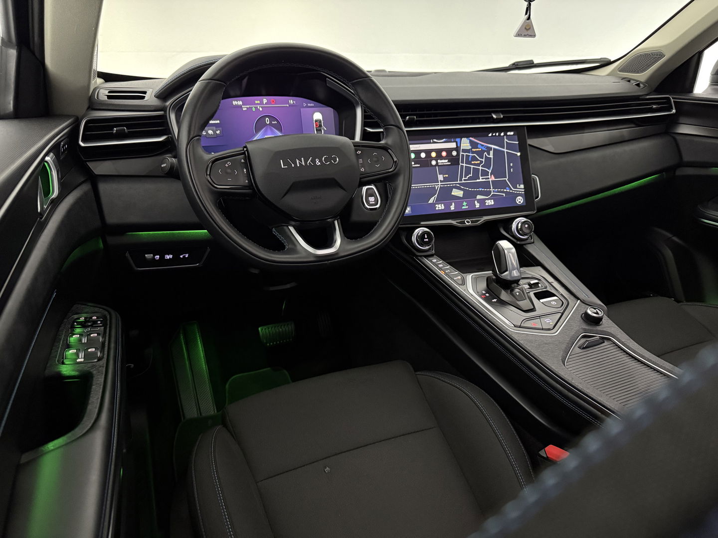 Lynk Co 01 1.5 | Pano | Memory | 360° | Virtual | Sfeerverl. | Keyless | Carplay | Adaptive Cruise