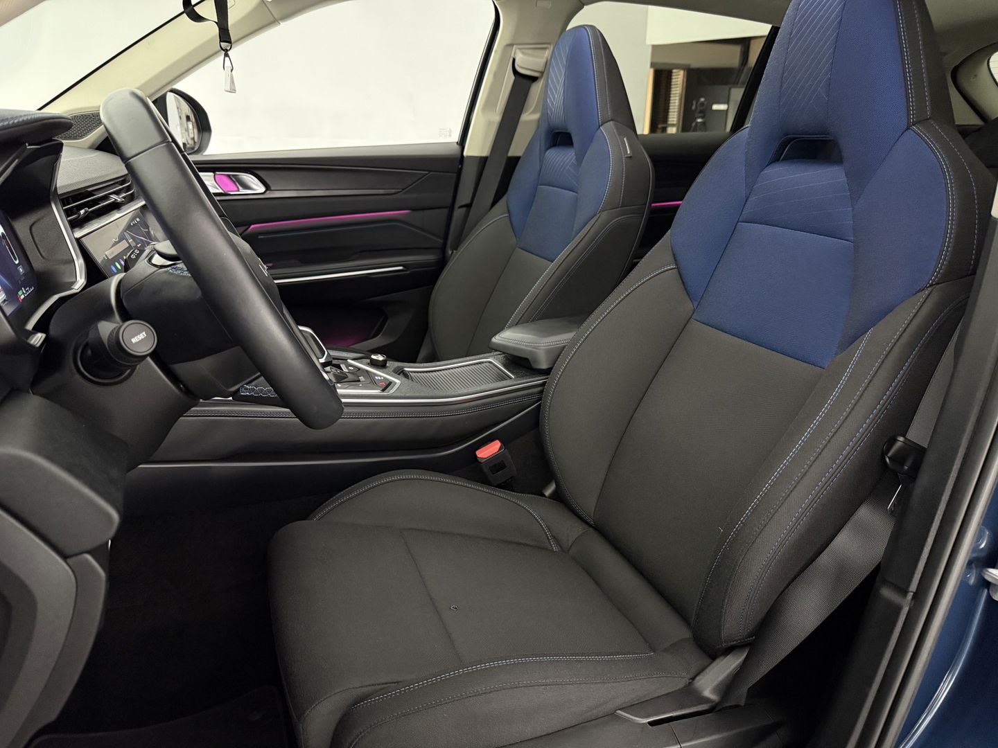 Lynk Co 01 1.5 | Pano | Memory | 360° | Virtual | Sfeerverl. | Keyless | Carplay | Adaptive Cruise