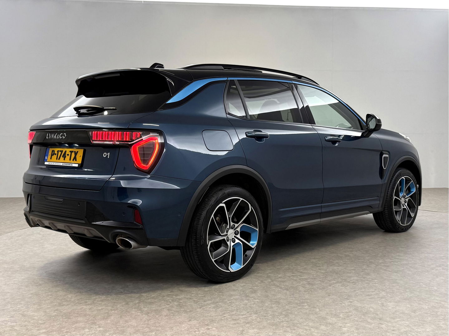 Lynk Co 01 1.5 | Pano | Memory | 360° | Virtual | Sfeerverl. | Keyless | Carplay | Adaptive Cruise