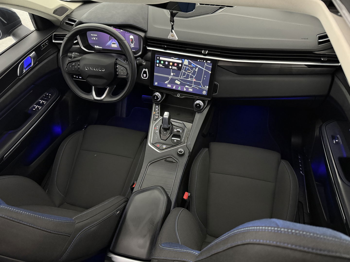 Lynk Co 01 1.5 | Pano | Memory | 360° | Virtual | Sfeerverl. | Keyless | Carplay | Adaptive Cruise