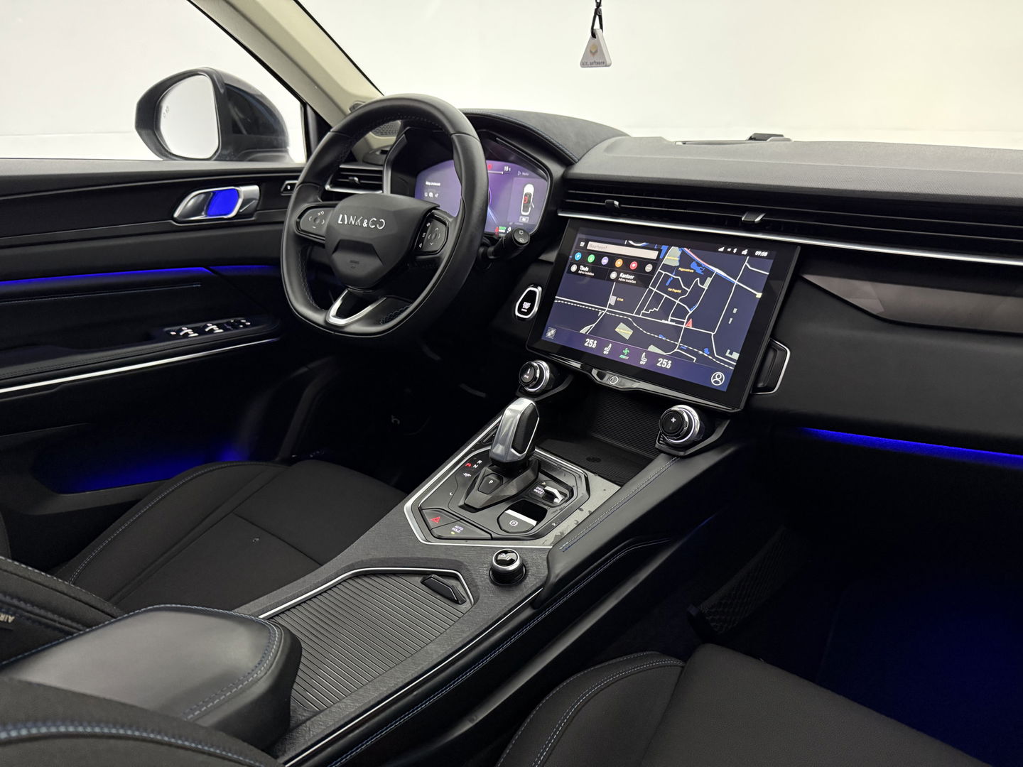 Lynk Co 01 1.5 | Pano | Memory | 360° | Virtual | Sfeerverl. | Keyless | Carplay | Adaptive Cruise