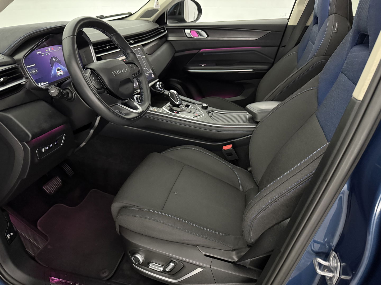 Lynk Co 01 1.5 | Pano | Memory | 360° | Virtual | Sfeerverl. | Keyless | Carplay | Adaptive Cruise
