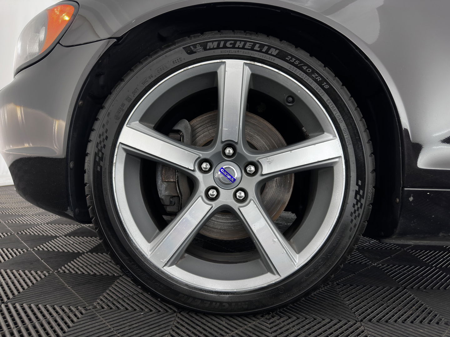 Volvo C70 Convertible 2.0D Momentum Aut. *LUXURY-LEATHER | XENON-PLUS | NAVI-FULLMAP | MEMORY-PACK | HEATED-COMFORTSEATS | ECC | KEYLESS | PDC | CRUISE | 18''ALU*