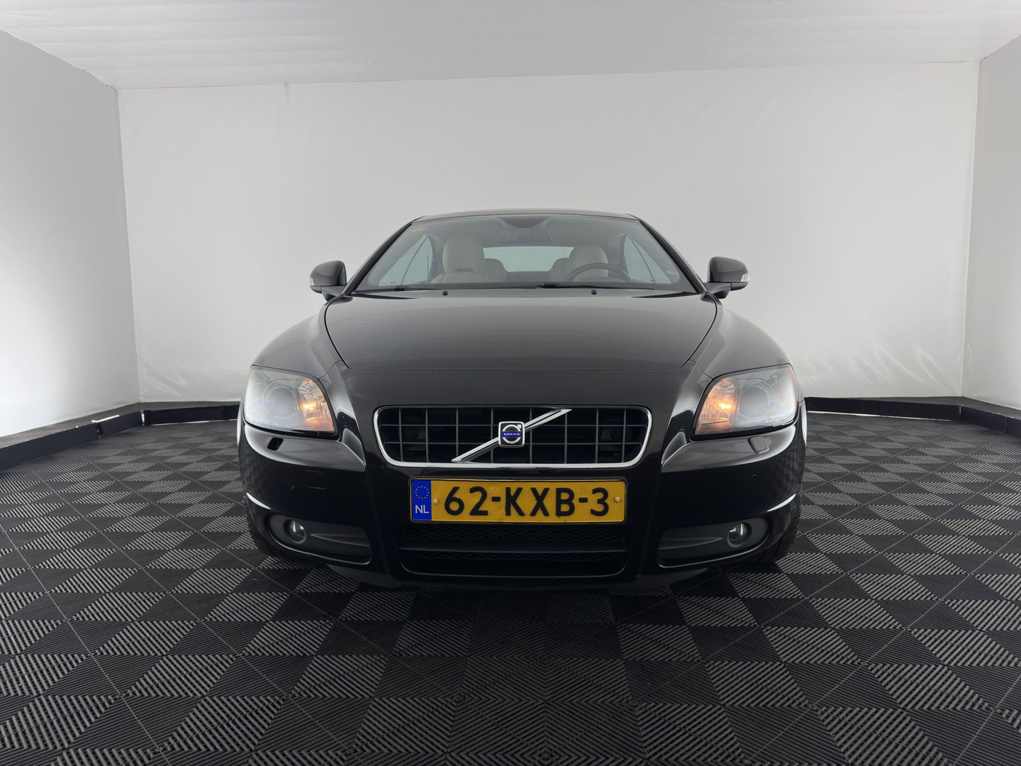 Volvo C70 Convertible 2.0D Momentum Aut. *LUXURY-LEATHER | XENON-PLUS | NAVI-FULLMAP | MEMORY-PACK | HEATED-COMFORTSEATS | ECC | KEYLESS | PDC | CRUISE | 18''ALU*