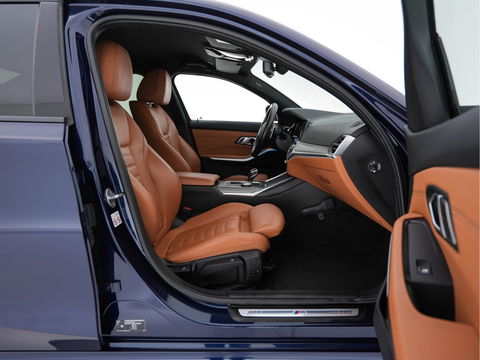 BMW 3-serie 330e eDrive M-Sportpack Edition Plug-In (INCL-BTW) *LUXURY-LEATHER | FULL-LED | HEATED-SPORTSEATS | DIGI-COCKPIT | HIFI-SOUND | NAVI-FULLMAP | AMBIENT-LIGHT | PRIVACY-GLASS | SHIFT-PADDLES | KEYLESS | DAB | ECC | PDC | CARPLAY | ..