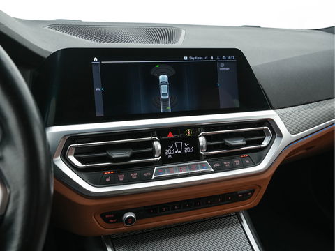 BMW 3-serie 330e eDrive M-Sportpack Edition Plug-In (INCL-BTW) *LUXURY-LEATHER | FULL-LED | HEATED-SPORTSEATS | DIGI-COCKPIT | HIFI-SOUND | NAVI-FULLMAP | AMBIENT-LIGHT | PRIVACY-GLASS | SHIFT-PADDLES | KEYLESS | DAB | ECC | PDC | CARPLAY | ..