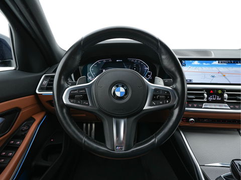 BMW 3-serie 330e eDrive M-Sportpack Edition Plug-In (INCL-BTW) *LUXURY-LEATHER | FULL-LED | HEATED-SPORTSEATS | DIGI-COCKPIT | HIFI-SOUND | NAVI-FULLMAP | AMBIENT-LIGHT | PRIVACY-GLASS | SHIFT-PADDLES | KEYLESS | DAB | ECC | PDC | CARPLAY | ..