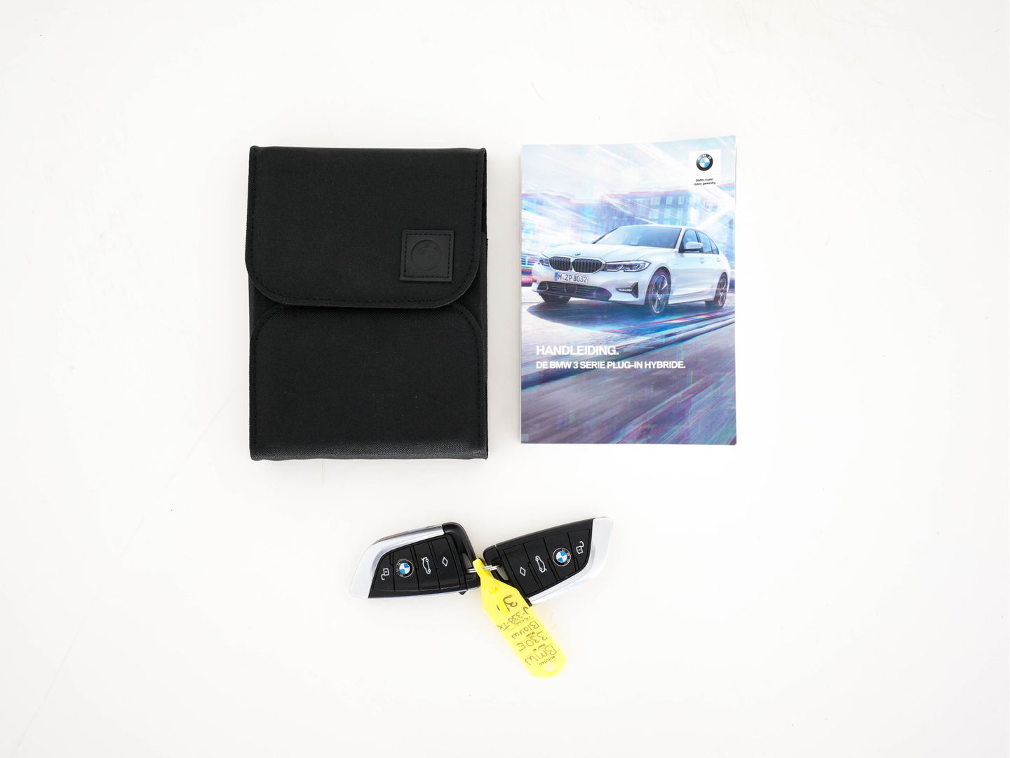 BMW 3-serie 330e eDrive M-Sportpack Edition Plug-In (INCL-BTW) *LUXURY-LEATHER | FULL-LED | HEATED-SPORTSEATS | DIGI-COCKPIT | HIFI-SOUND | NAVI-FULLMAP | AMBIENT-LIGHT | PRIVACY-GLASS | SHIFT-PADDLES | KEYLESS | DAB | ECC | PDC | CARPLAY | ..