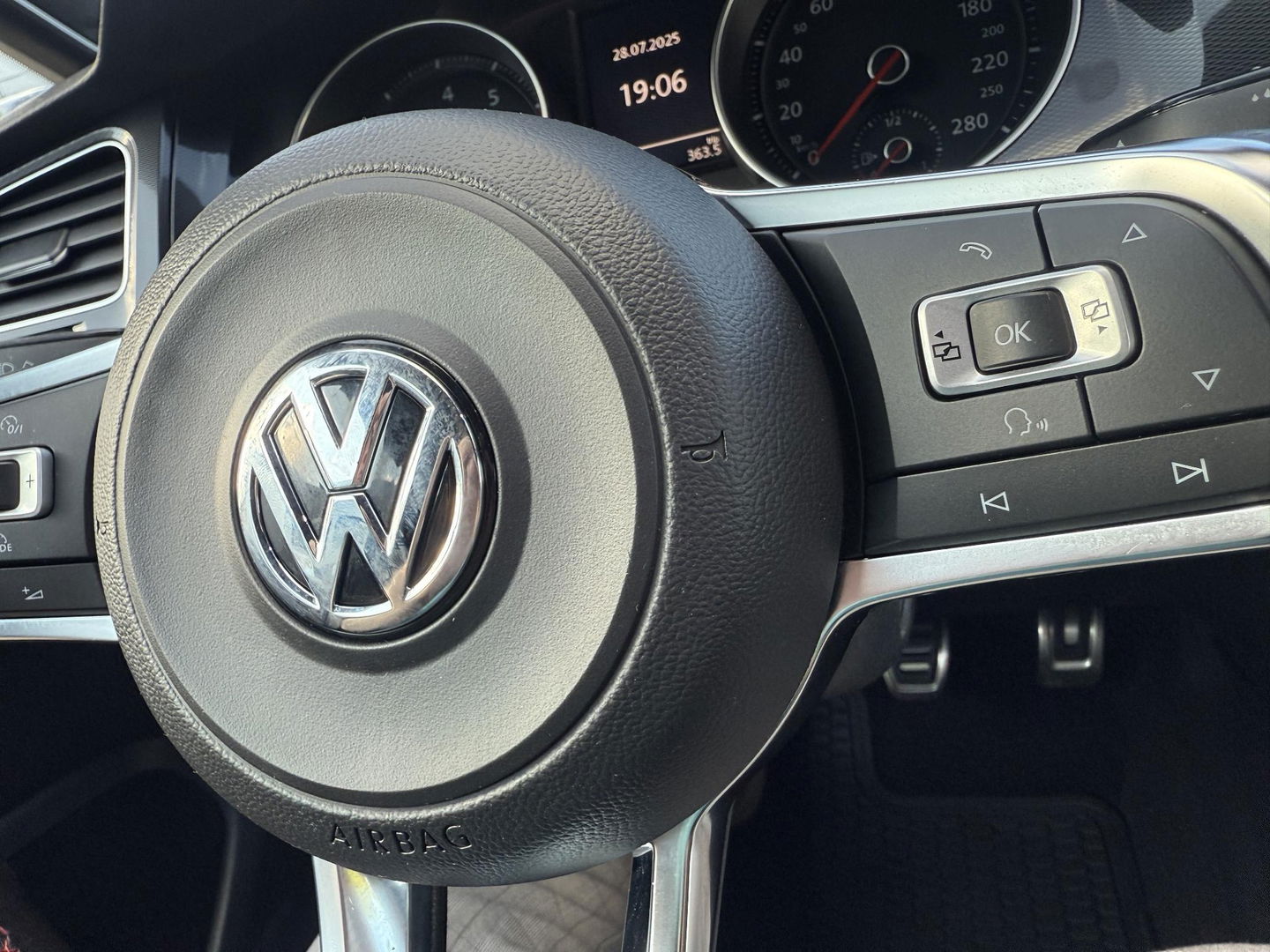 Volkswagen Golf 2.0 TSI GTI