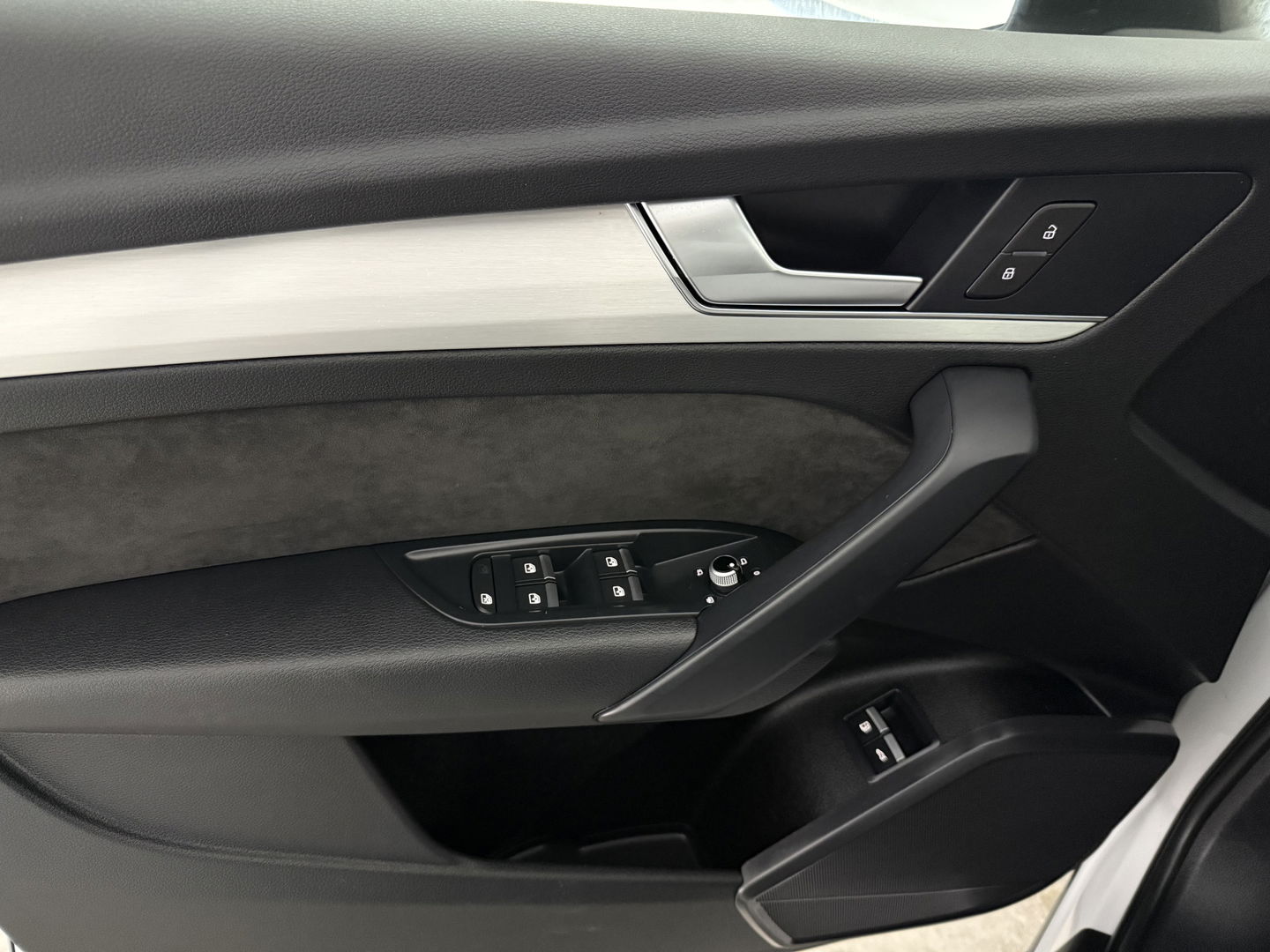Audi Q5 55 TFSI e Quattro S-line | Luchtvering | Pano | Virtual | Carplay | Trekh. | Keyless | Stoelverw. | Schakelflippers
