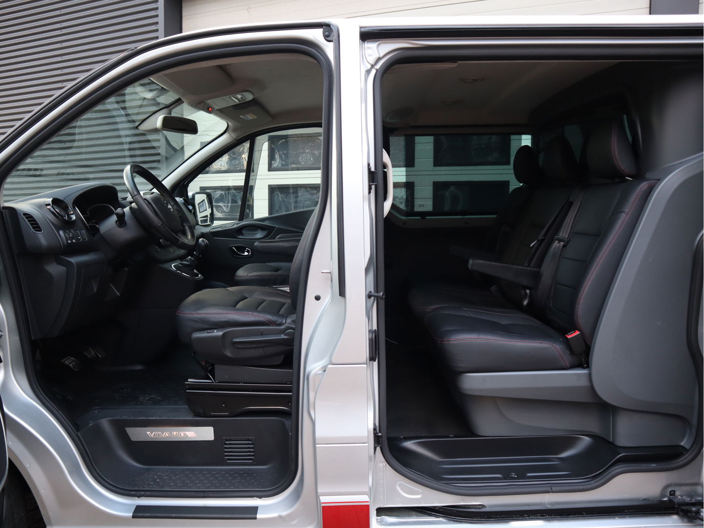 Opel Vivaro 1.6 CDTI 146pk Euro 6 Irmscher GT - DC 5 pers. - Trekhaak - Navi