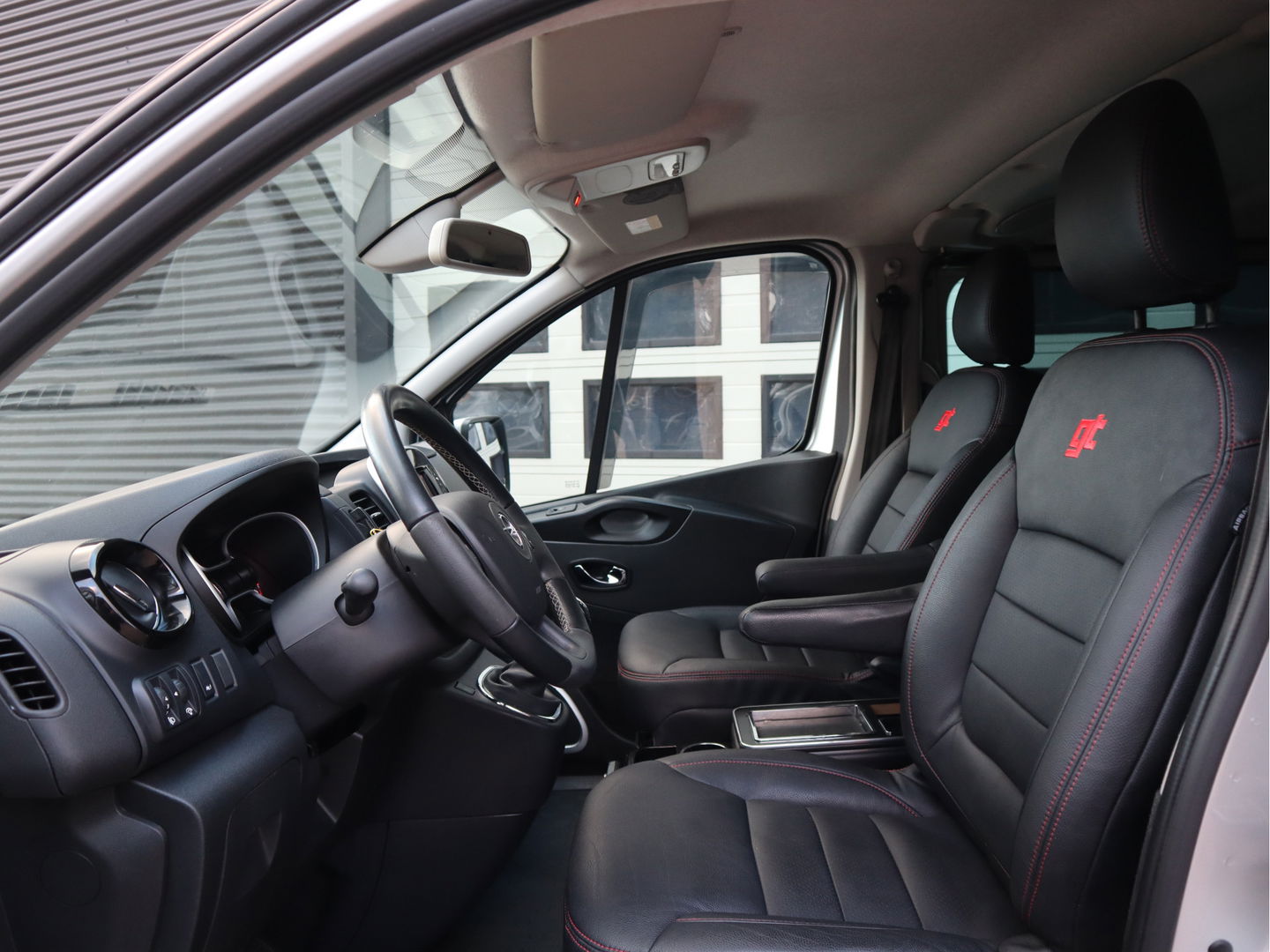 Opel Vivaro 1.6 CDTI 146pk Euro 6 Irmscher GT - DC 5 pers. - Trekhaak - Navi