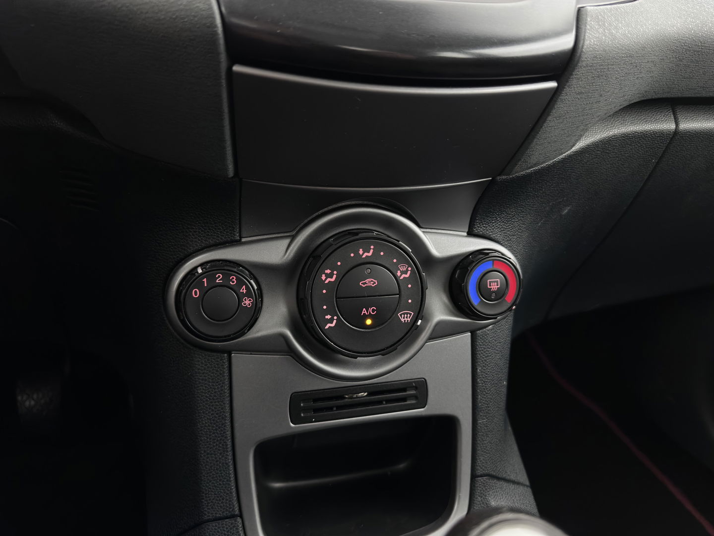 Ford Fiesta 1.4 Trend *NAVI-FULLMAP | HEATED-COMFORTSEATS | AIRCO | CARPLAY | 15''ALU*