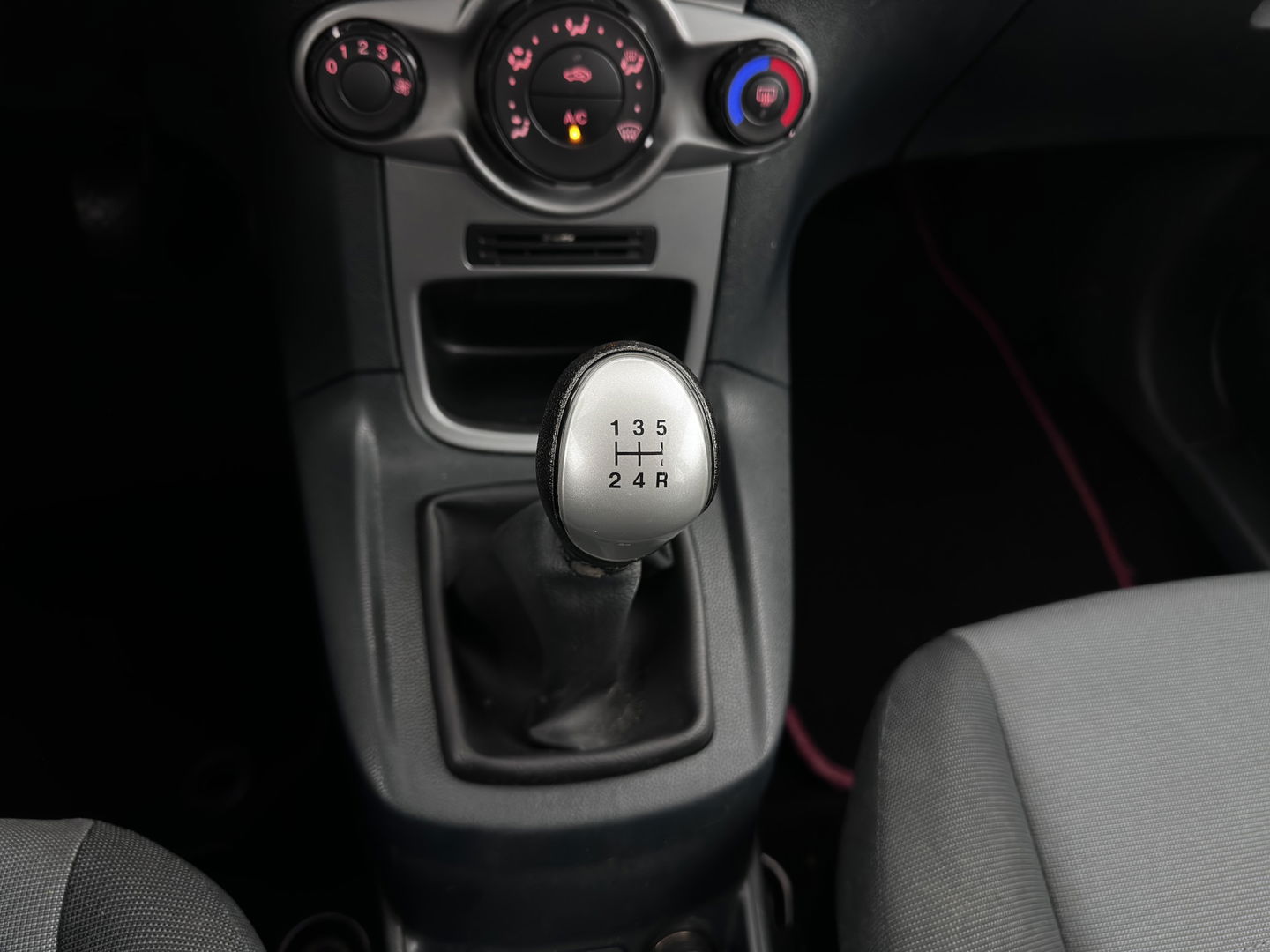 Ford Fiesta 1.4 Trend *NAVI-FULLMAP | HEATED-COMFORTSEATS | AIRCO | CARPLAY | 15''ALU*