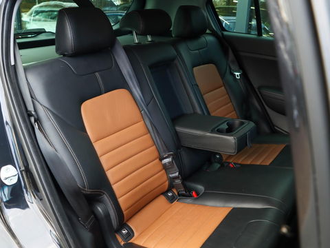 Kia Sportage 1.6 GDI DynamicLine Leder Trekhaak Camera Navigatie Dealeronderhouden