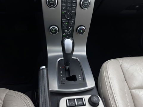 Volvo C70 Convertible 2.0D Momentum Aut. *LUXURY-LEATHER | XENON-PLUS | NAVI-FULLMAP | MEMORY-PACK | HEATED-COMFORTSEATS | ECC | KEYLESS | PDC | CRUISE | 18''ALU*