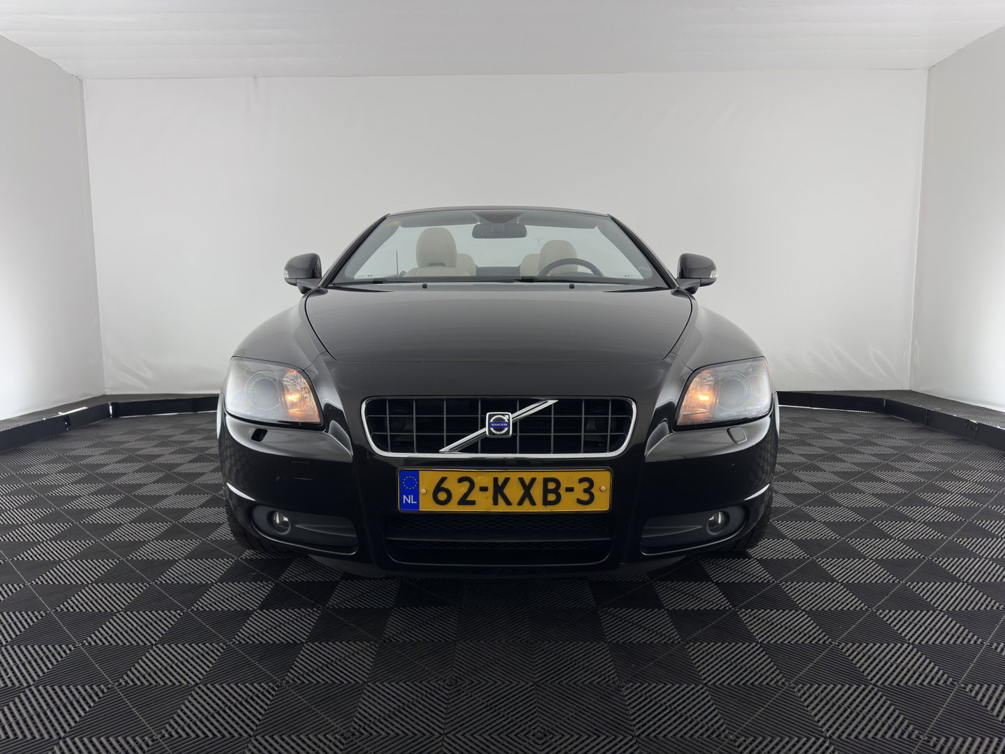 Volvo C70 Convertible 2.0D Momentum Aut. *LUXURY-LEATHER | XENON-PLUS | NAVI-FULLMAP | MEMORY-PACK | HEATED-COMFORTSEATS | ECC | KEYLESS | PDC | CRUISE | 18''ALU*