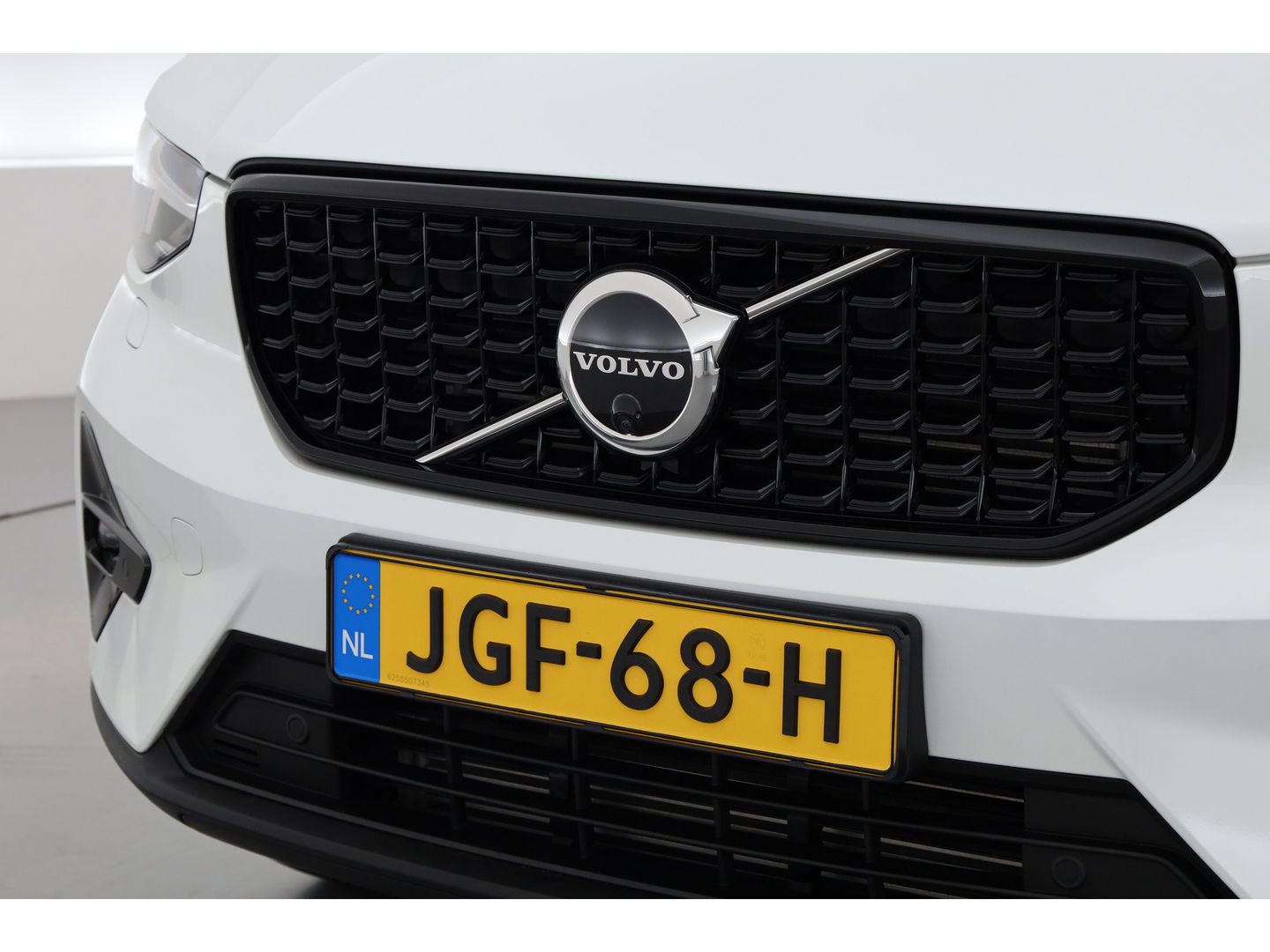 Volvo XC40 1.5 T4 Plug-in hybrid Plus Dark | 360 camera | elek. stoelen + verwarmd | H&K Audio |