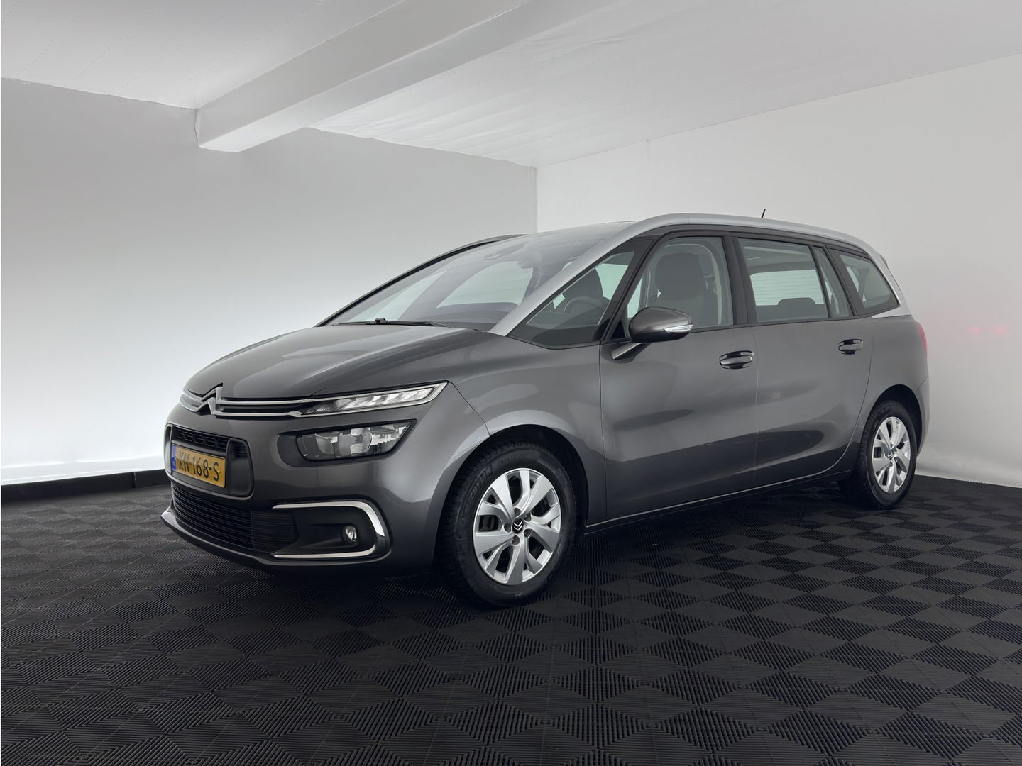 Citroën Grand C4 Spacetourer 1.2 PureTech Business [ 7-Pers. ] (INCL-BTW) *NAVI-FULLMAP | DIGI-COCKPIT | KEYLESS | COMFORT-SEATS | PANO-WINDOW | CARPLAY | ECC | PDC | CRUISE | TOWBAR | SHIFT-PADDELS |  16''ALU*
