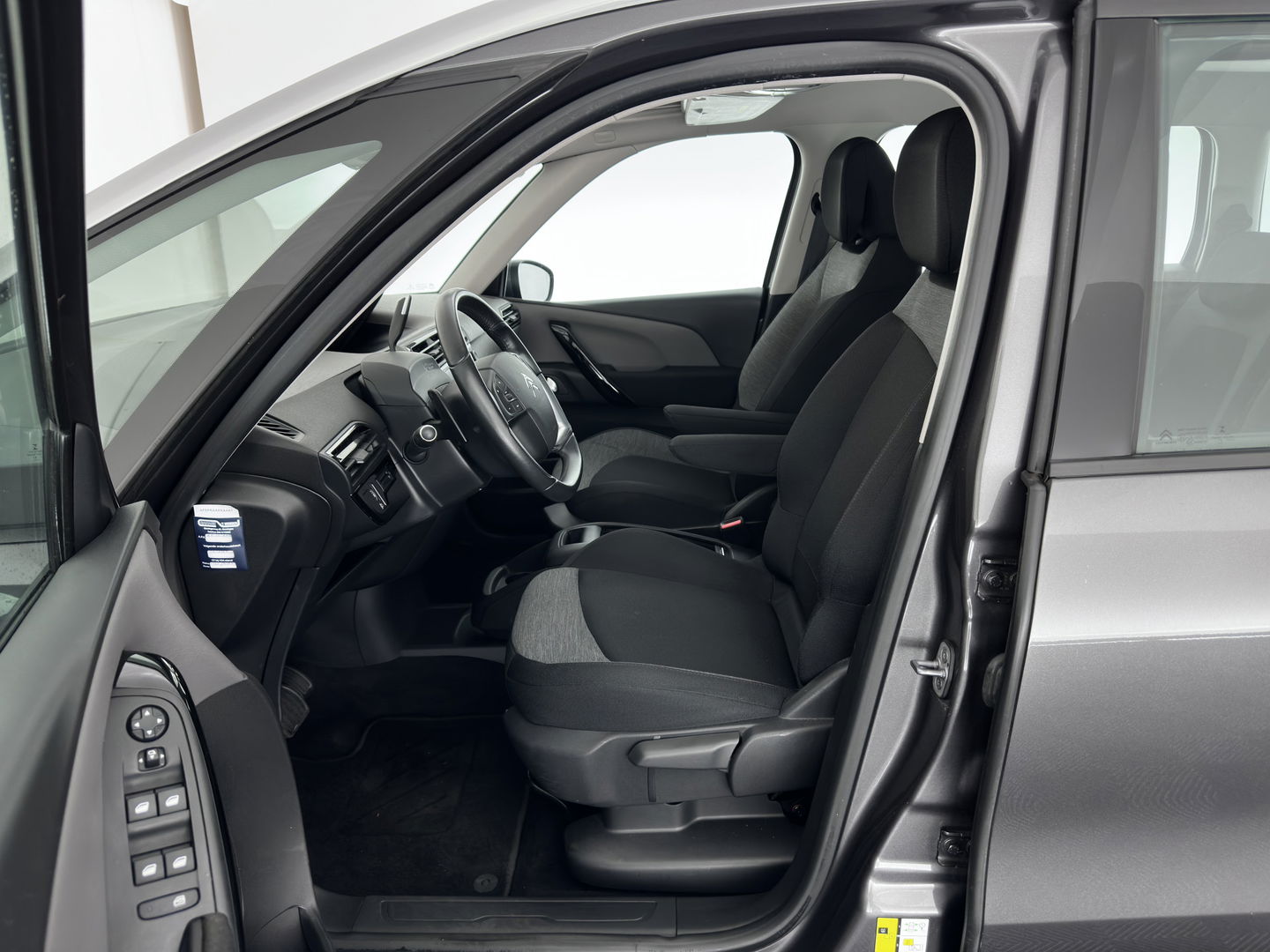 Citroën Grand C4 Spacetourer 1.2 PureTech Business [ 7-Pers. ] (INCL-BTW) *NAVI-FULLMAP | DIGI-COCKPIT | KEYLESS | COMFORT-SEATS | PANO-WINDOW | CARPLAY | ECC | PDC | CRUISE | TOWBAR | SHIFT-PADDELS |  16''ALU*