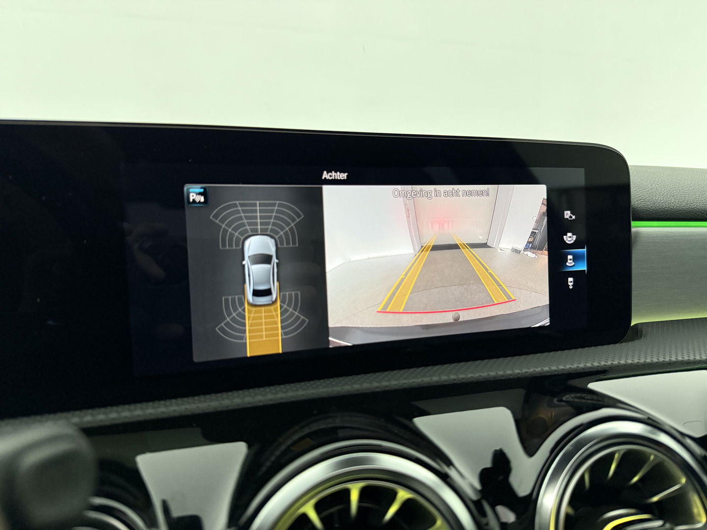 Mercedes-Benz A-Klasse 250 e AMG | Pano | Sfeerverl. | Memory | Virtual | Camera | Keyless | Trekh. | Carplay