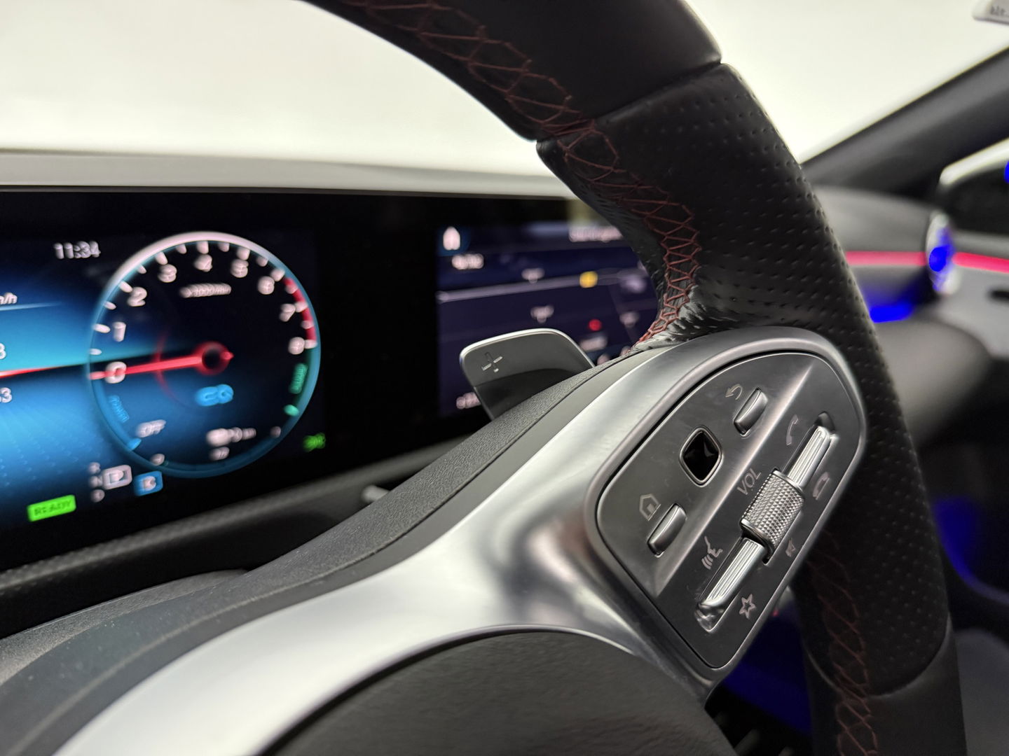 Mercedes-Benz A-Klasse 250 e AMG | Pano | Sfeerverl. | Memory | Virtual | Camera | Keyless | Trekh. | Carplay