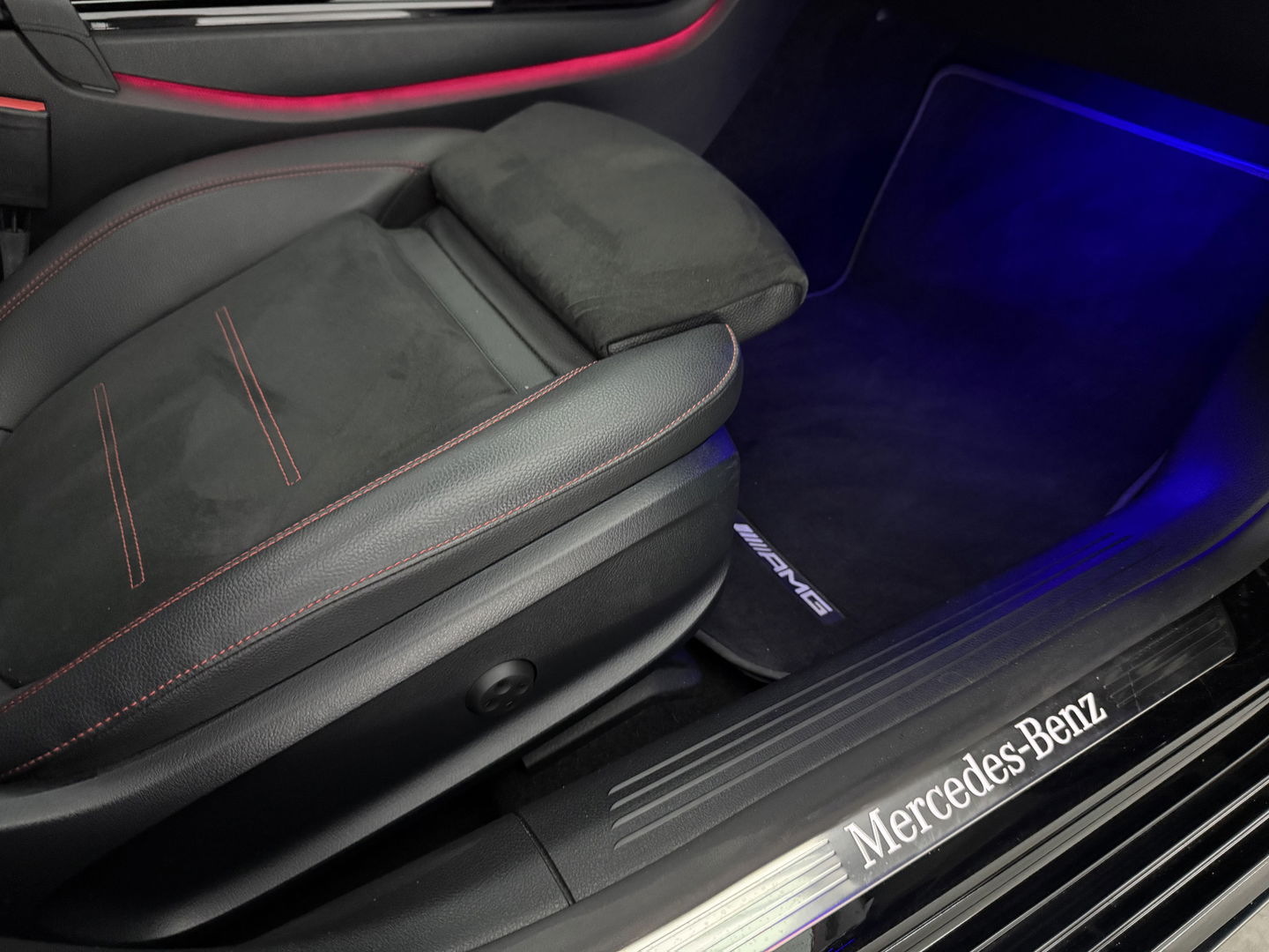Mercedes-Benz A-Klasse 250 e AMG | Pano | Sfeerverl. | Memory | Virtual | Camera | Keyless | Trekh. | Carplay