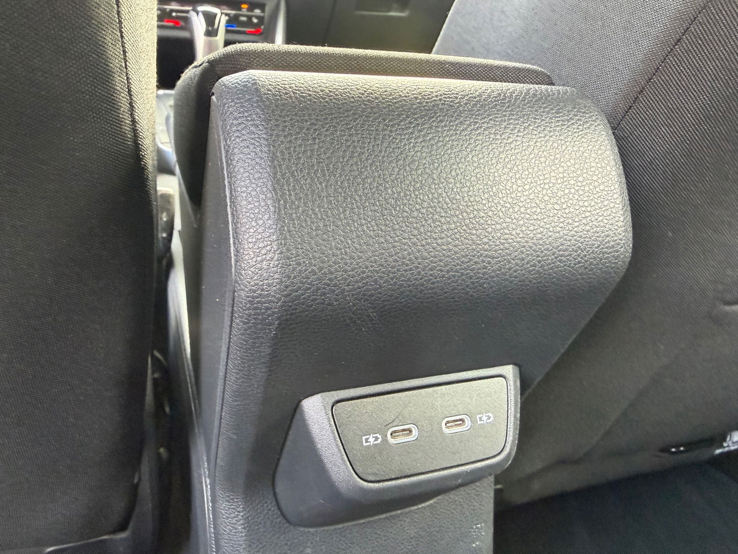 Volkswagen Taigo 1.0 TSI Style|Automaat|Carplay|Dealer onderhouden!