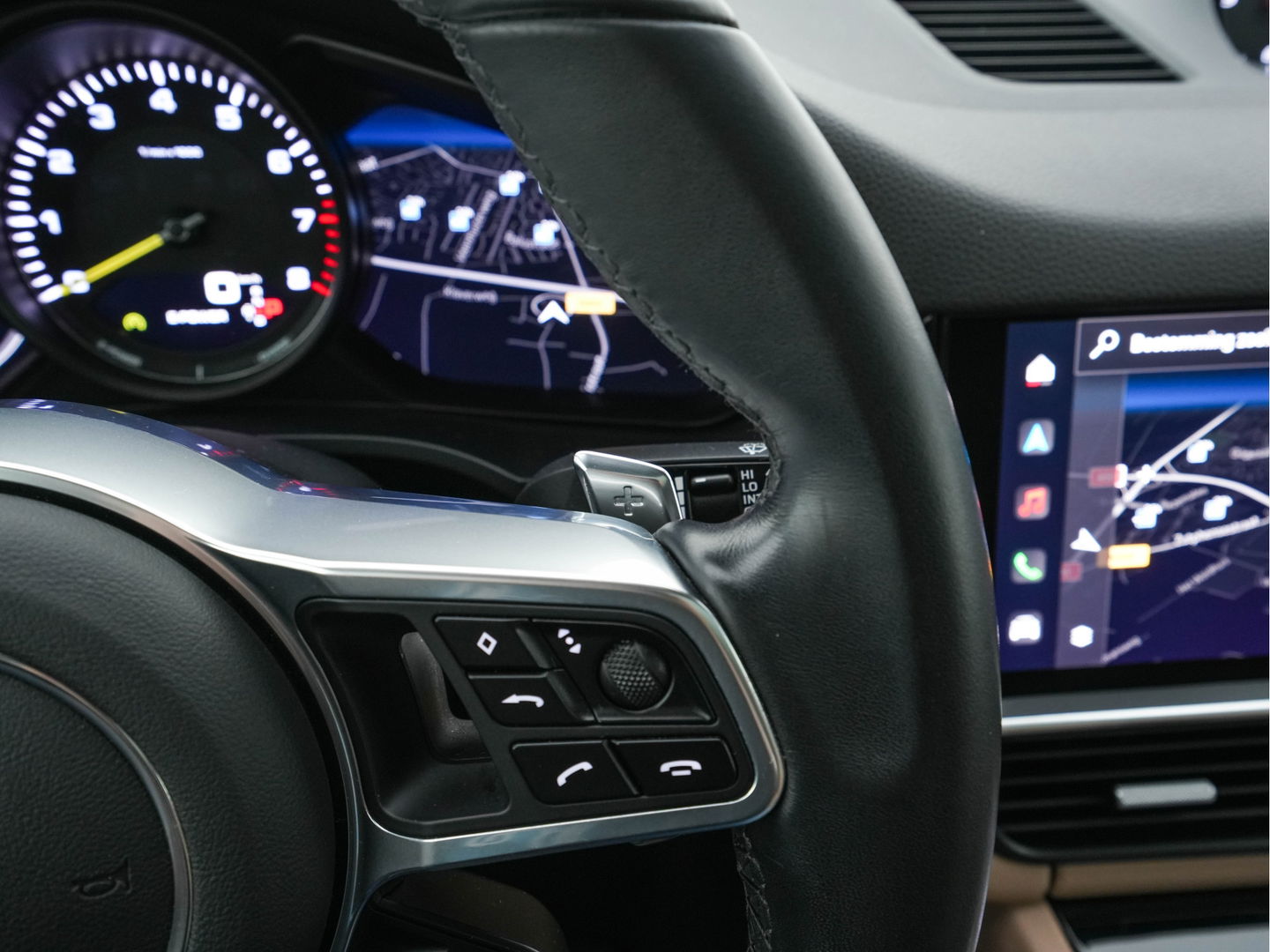 Porsche Cayenne Coupé 3.0 E-Hybrid Platinum Edition (INCL.BTW) *LUXURY-LEATHER | FULL-LED | MEMORY-PACK | BLIND-SPOT | BOSE-SOUND | HEATED-COMFORTSEATS | AIR-SUSPENSION | SPORT-EXHAUST | KEYLESS | CAMERA | DAB+ | NAVI-FULLMAP | TOWBAR | 22''AL